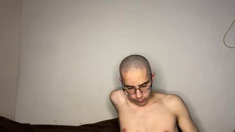 notatheeena online show from October 4, 2025, 2:26 pm