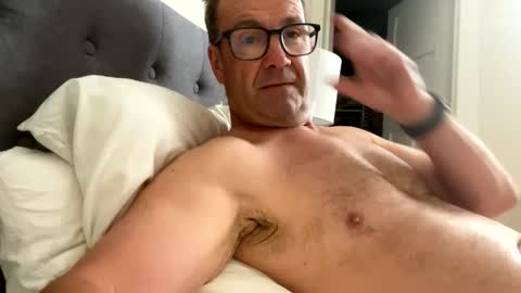 Snapshot of nottsaust chatting on February 26, 2026, 2:43 am Nottsaust online show from February 26, 2026, 2:43 am