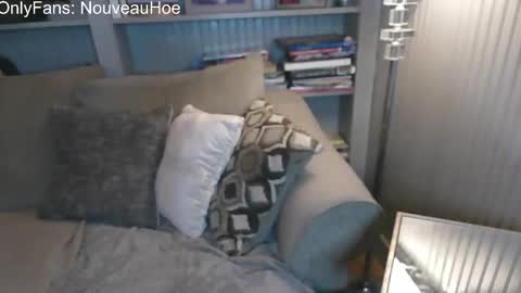 Nouveauho3 online show from November 22, 2025, 5:06 am