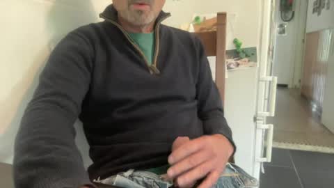 Snapshot of noux69 chatting on June 12, 2026, 9:41 am noux69 online show from June 12, 2026, 9:41 am