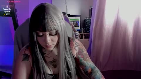  s online show from October 27, 2025, 7:07 pm