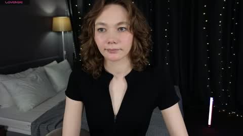Snapshot of novaeva_ chatting on May 6, 2026, 12:08 am Eva online show from May 6, 2026, 12:08 am