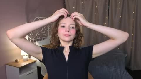 Snapshot of novaeva_ chatting on June 10, 2026, 12:22 am Eva online show from June 10, 2026, 12:22 am