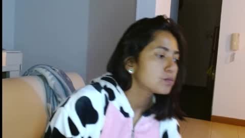 novaperotti online show from December 28, 2024, 4:51 am