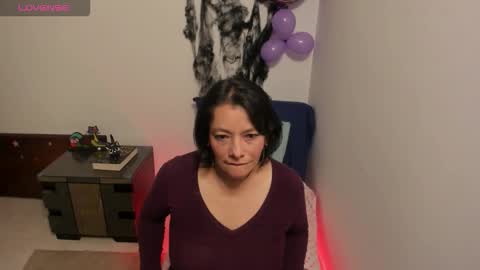 nuit_rose online show from November 2, 2025, 12:02 am