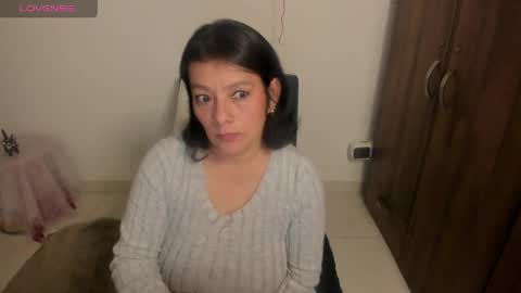 nuit_rose online show from April 21, 2026, 1:29 am