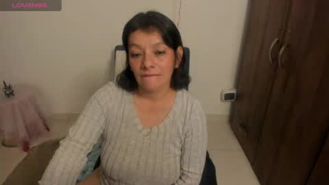 nuit_rose online show from April 21, 2026, 2:51 am