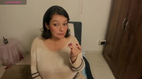 nuit_rose online show from April 22, 2026, 2:03 am