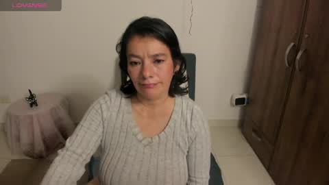 Snapshot of nuit_rose chatting on April 29, 2026, 1:43 am nuit_rose online show from April 29, 2026, 1:43 am