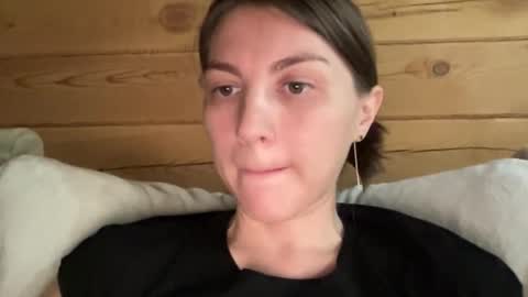 Ema online show from September 23, 2025, 3:37 pm