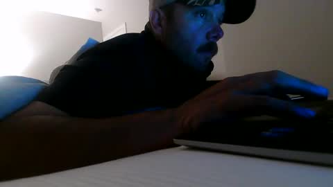 nuttincowboy727272 online show from April 15, 2026, 12:28 am