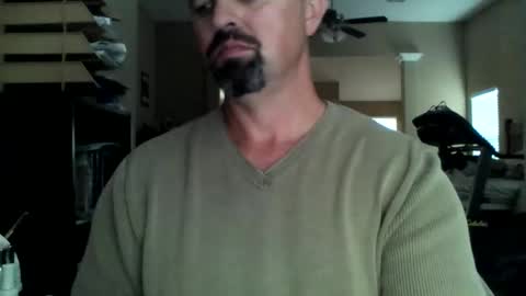 nvrenuff1979 online show from November 28, 2025, 9:17 pm