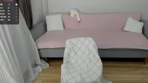 nya_babe online show from April 16, 2026, 5:03 pm