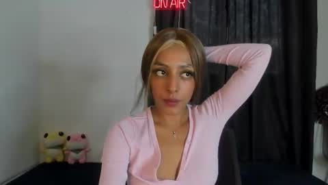 Snapshot of nya_brown chatting on July 18, 2026, 9:40 pm Nya online show from July 18, 2026, 9:40 pm