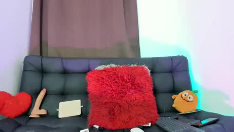 Nia online show from February 9, 2025, 5:50 am