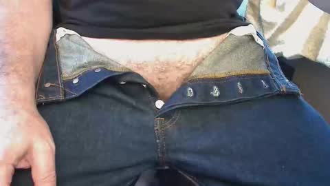 nyc1323 online show from October 13, 2025, 6:41 pm