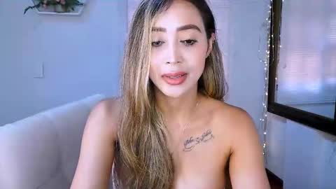 Nycole online show from October 5, 2025, 6:06 pm