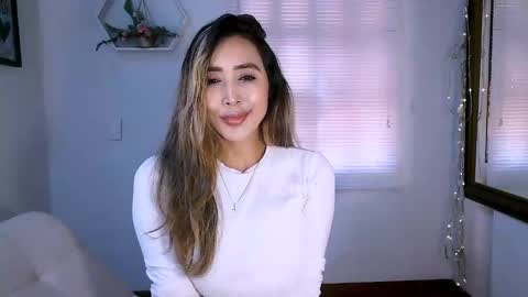 Nycole online show from October 7, 2025, 4:26 pm