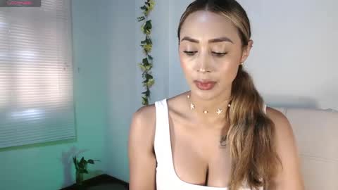 Snapshot of nycole_1988 chatting on May 25, 2026, 4:57 pm Nycole online show from May 25, 2026, 4:57 pm