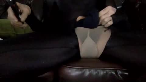 nylon2412 online show from December 2, 2025, 11:26 am