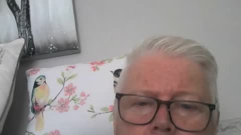 stockings  suspenders mad online show from May 13, 2026, 12:35 pm
