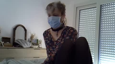 nymphe22loire online show from December 9, 2024, 1:13 pm