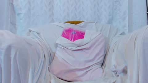 xionela gates online show from January 12, 2025, 10:23 am