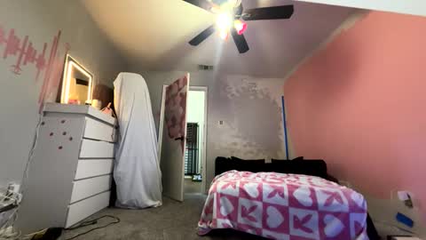 nymphomaticbaby online show from June 5, 2026, 10:37 pm