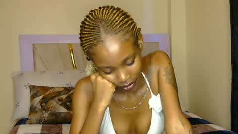 Snapshot of nyra_vesper chatting on June 18, 2026, 11:14 am Lexi i online show from June 18, 2026, 11:14 am