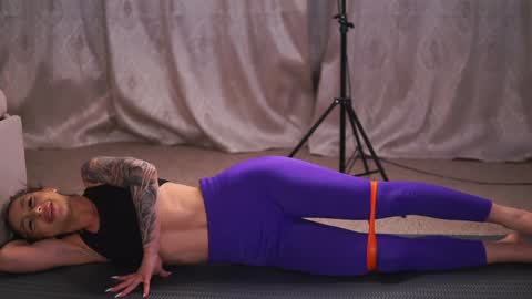 nyrobinova online show from January 29, 2025, 10:16 am