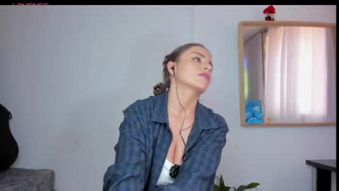 Laura nyu online show from June 11, 2026, 7:01 pm