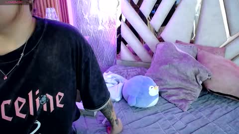 Alex   .    online show from February 3, 2026, 1:04 am