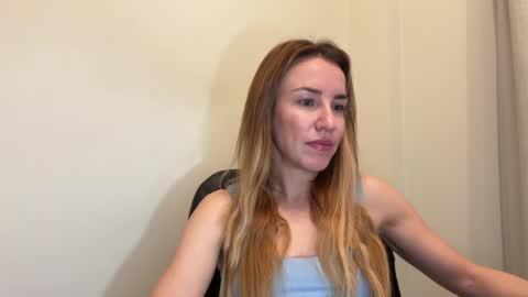 Snapshot of nyxelia_ chatting on May 5, 2026, 7:16 am Anastasia online show from May 5, 2026, 7:16 am
