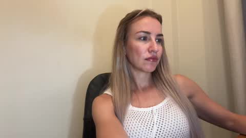 Snapshot of nyxelia_ chatting on June 5, 2026, 7:14 am Anastasia online show from June 5, 2026, 7:14 am