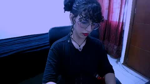 Nyxxei online show from April 22, 2026, 9:27 pm