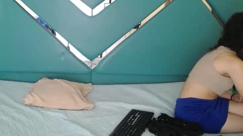 oblivionlove online show from February 25, 2026, 1:10 pm