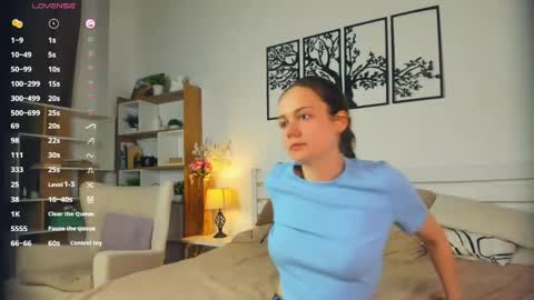 Elis online show from April 19, 2026, 6:43 pm