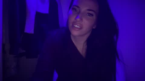 A L A R A  online show from October 29, 2025, 2:36 am