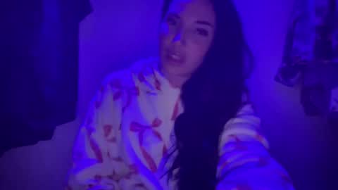 A L A R A  online show from November 5, 2025, 3:06 am