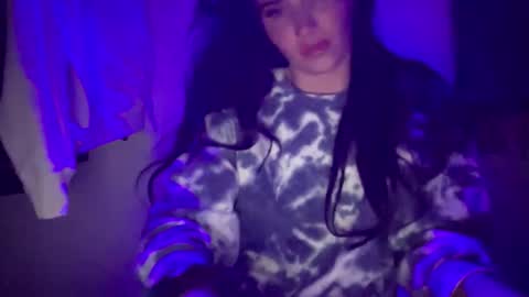 A L A R A  online show from November 6, 2025, 3:29 am