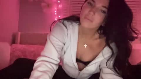 A L A R A  online show from November 29, 2025, 3:53 am