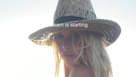 hi im Janasmall boobs big heart  warm pussy  online show from January 13, 2025, 10:45 pm