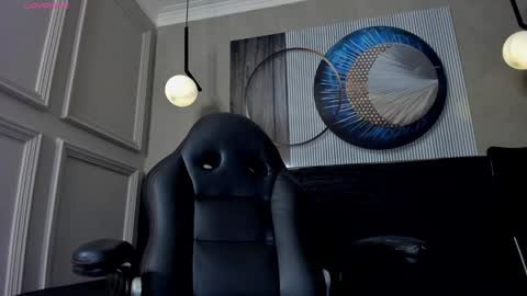 independent model online show from January 31, 2025, 7:08 pm