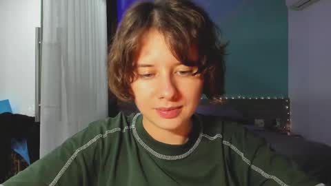 Evie online show from January 14, 2025, 3:47 pm