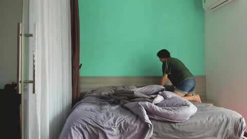 Evie online show from February 3, 2025, 5:51 am