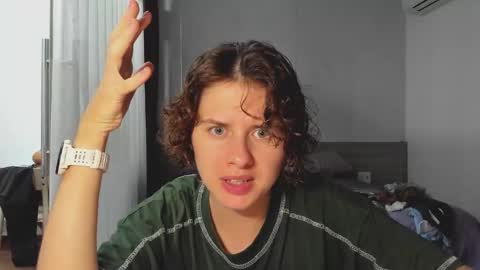 Evie online show from February 23, 2025, 1:42 pm