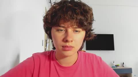 Evie online show from November 29, 2025, 5:54 am