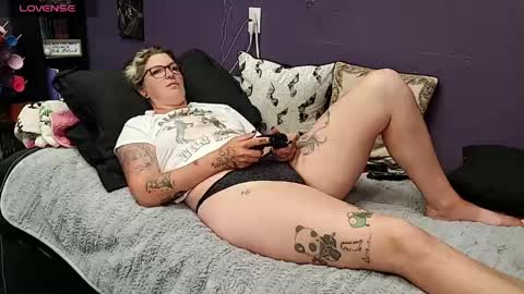 Snapshot of oddywithabody chatting on June 3, 2026, 12:35 am Oddy With A Body online show from June 3, 2026, 12:35 am