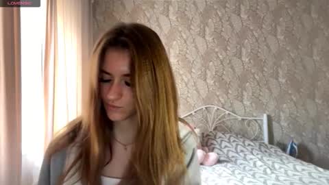 Mia online show from September 17, 2025, 9:33 am