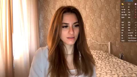 Mia online show from October 21, 2025, 9:54 am